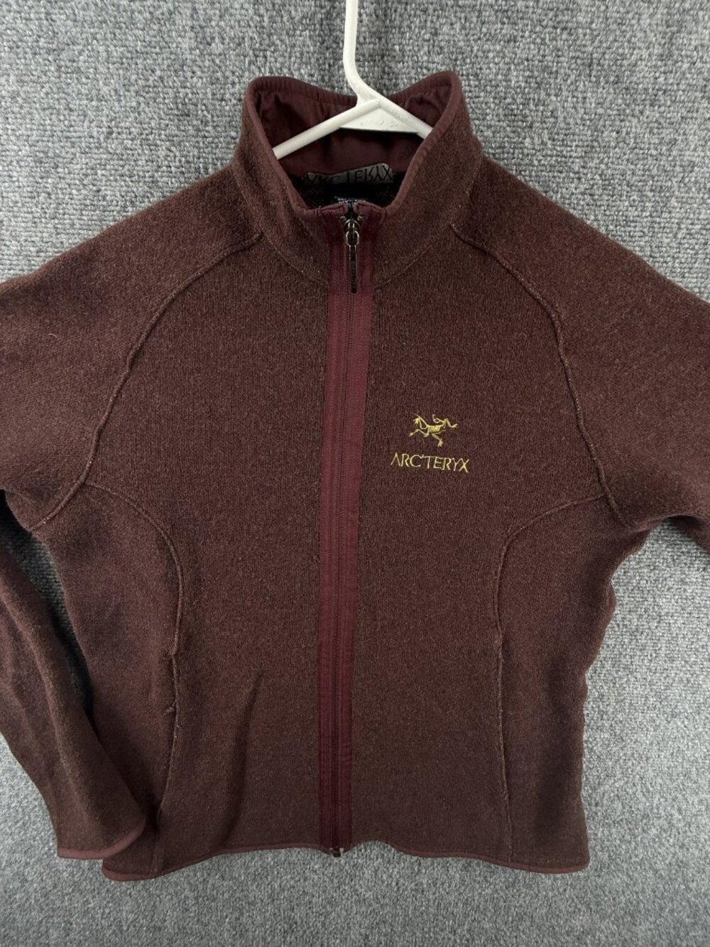 VTG Arc’teryx Regent Cardigan 2006 Large Raspberry Italian Wool Blend Red Brown